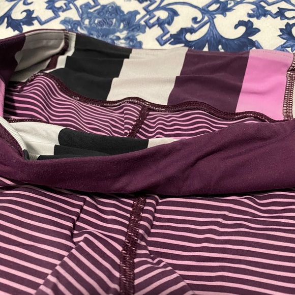 Lululemon Run for your Life Crop Raspberry 10 - Picture 7 of 8